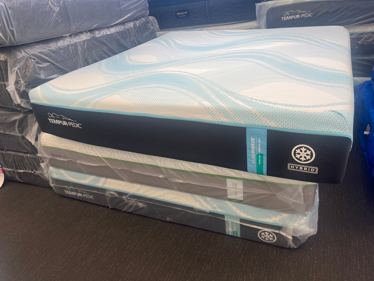 TempurPedic LuxeBreeze Hybrid 2.0 Medium King Mattress Only