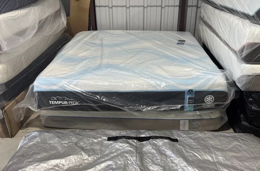 NEW TempurPedic LuxeBreeze 2.0 Medium Hybrid KING Mattress MSRP $10,200.00