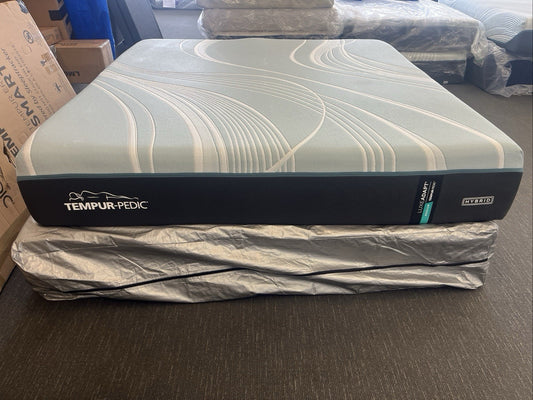 Tempur-Pedic LuxeAdapt 2.0 Medium Hybrid King Mattress CLEARANCE ITEM