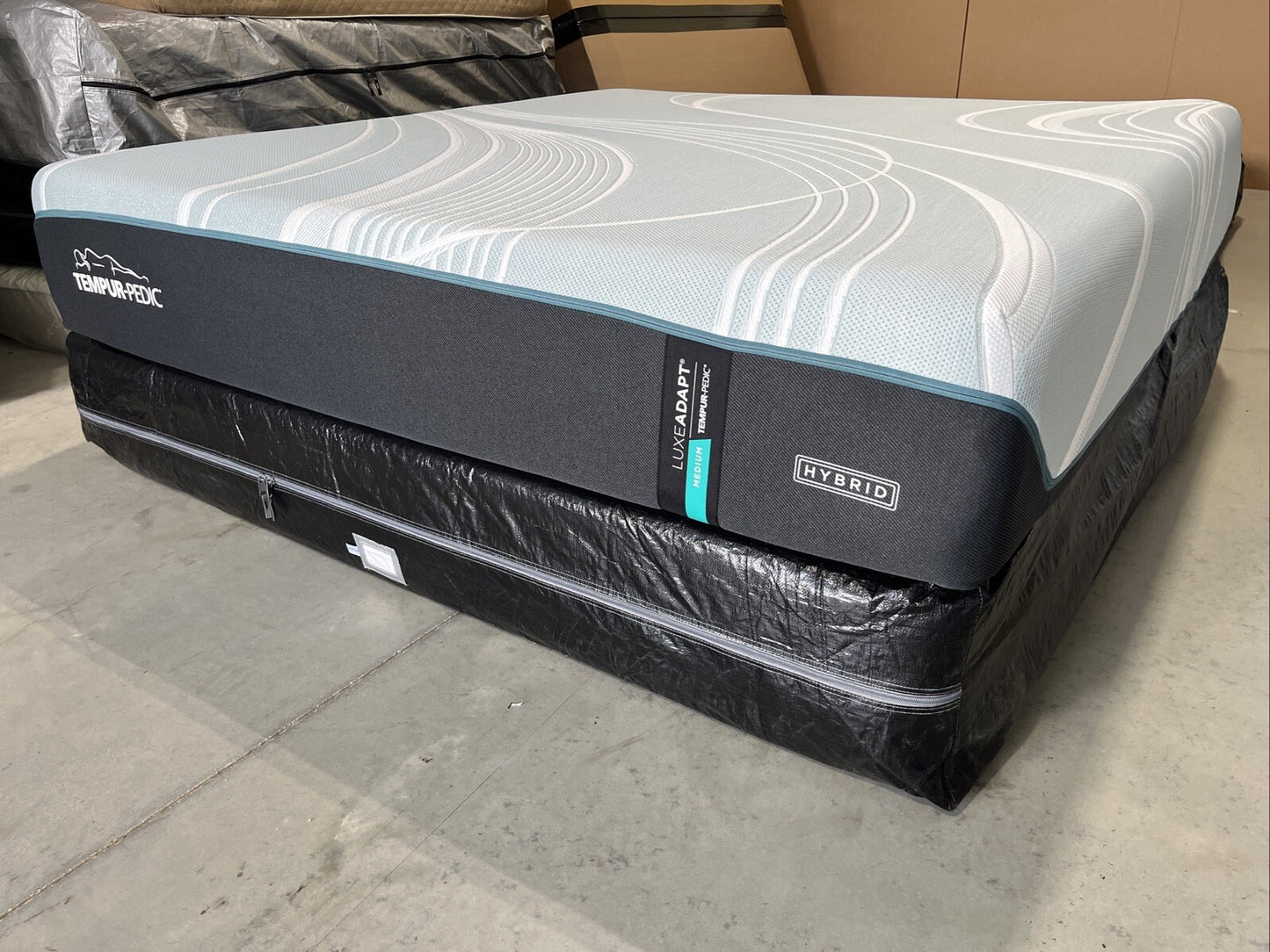 TempurPedic LuxeAdapt 2.0 Medium Hybrid Queen Mattress