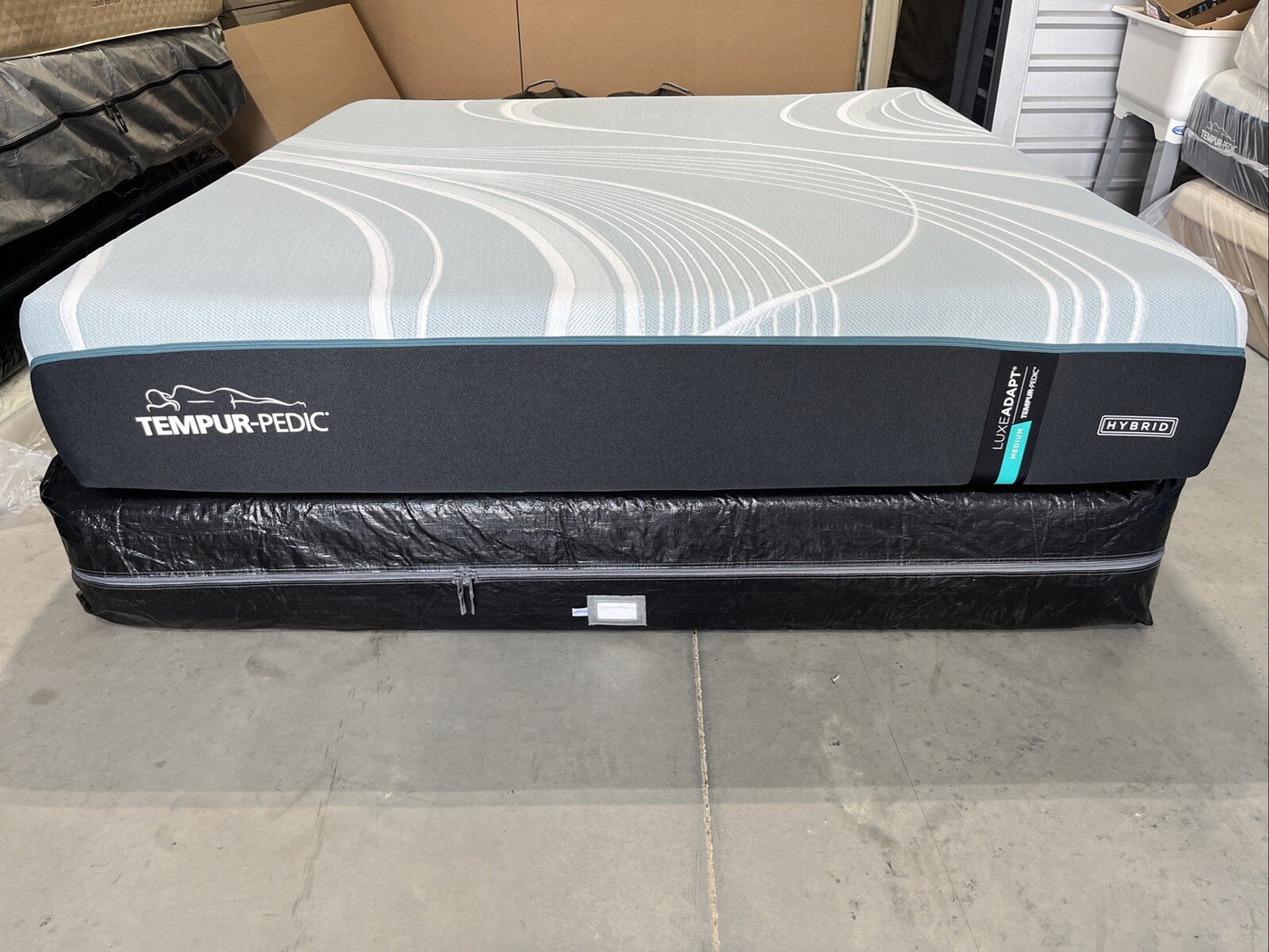 Tempur-Pedic LuxeAdapt 2.0 Medium Hybrid Queen Mattress - CLEARANCE ITEM