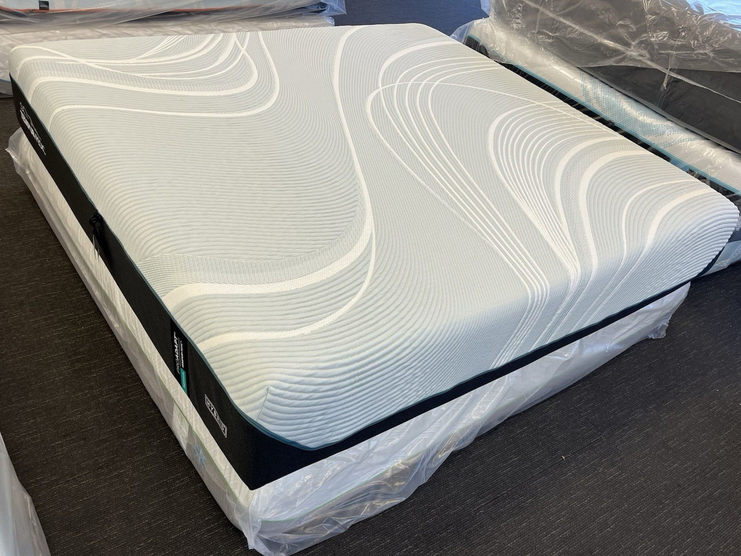 Tempurpedic ProAdapt Medium Hybrid 2.0 King Mattress