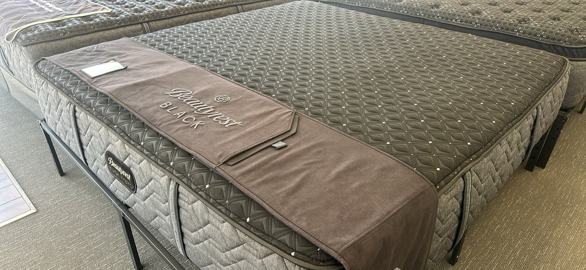 KING BEAUTYREST BLACK SERIES THREE MEDIUM HYBRID - 2,499!!