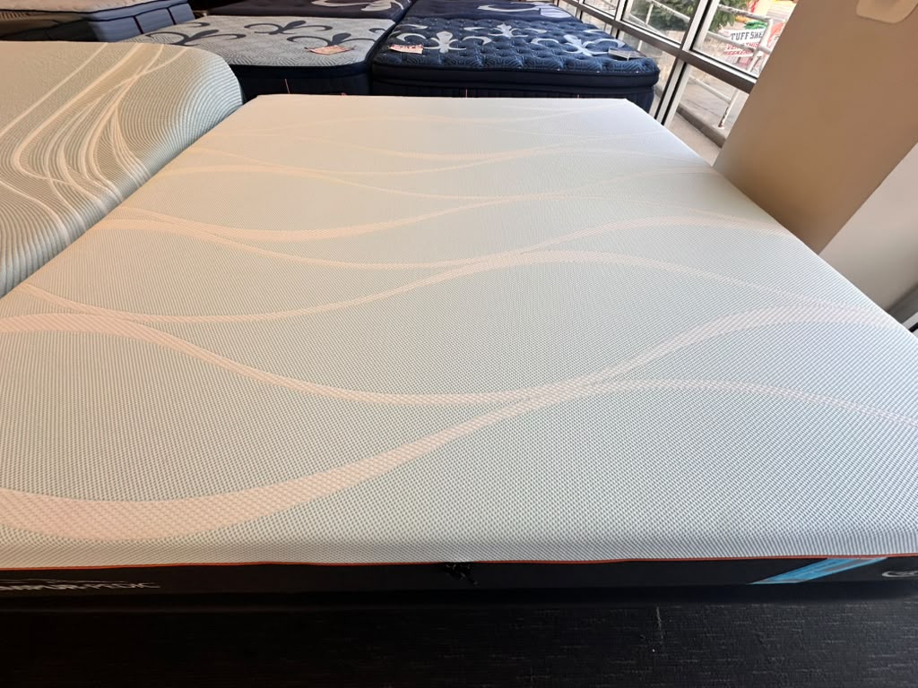 King Tempur-Pedic LuxeBreeze Firm 1.0 + Tempur-Ergo 3.0 Adjustable Base – Only $3,999!